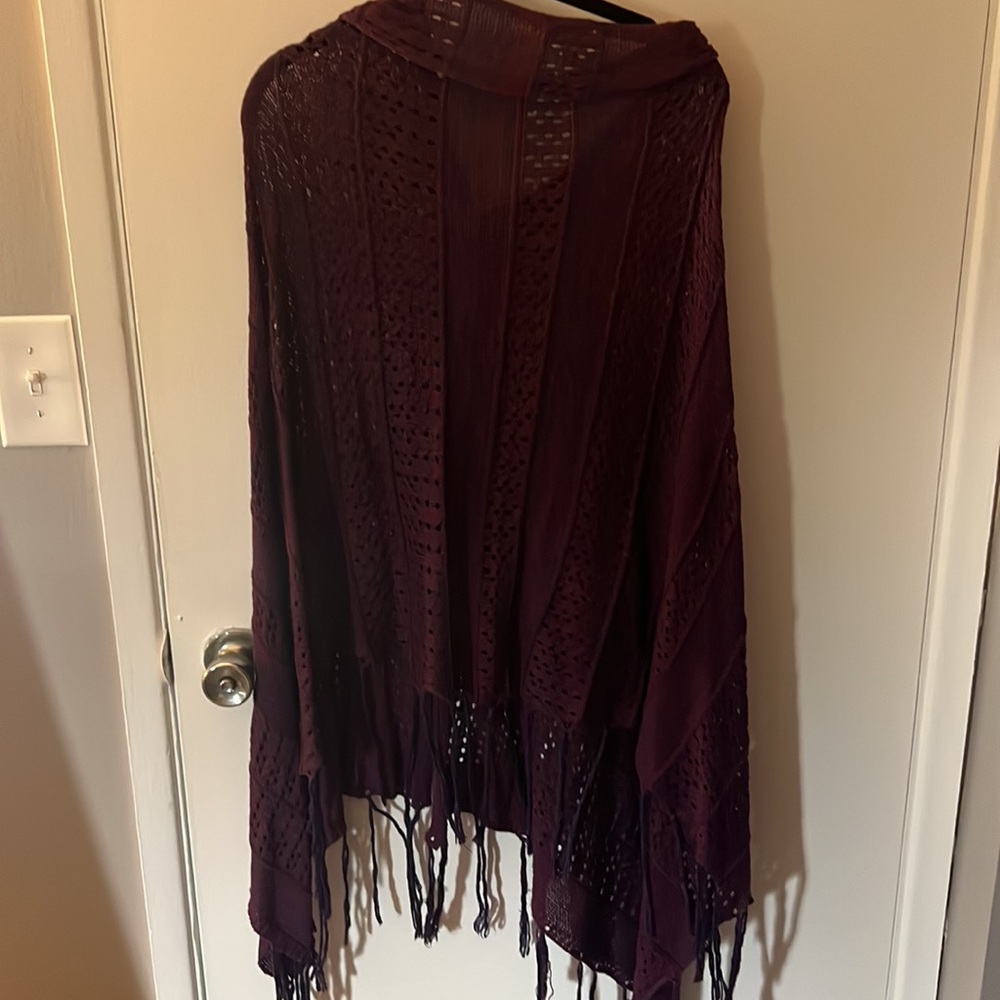 Poncho - Picture 2 of 4